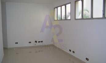 Imagem 5: Apartamento amplo de 3 dormitórios, 1 suíte com closet, 2 vagas de garagem em bom estado