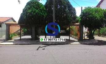 Imagem: Vende-se casa no centro de Ouroeste - SP