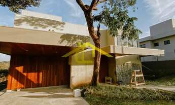 Imagem: Linda Casa em Condomínio