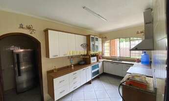 Imagem 3: Casa de Alto Padrão com 4 dormitórios à venda no Centro de Ribeirão Pires-SP