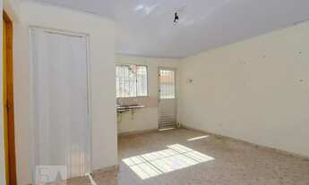 Imagem 2: Casa para Aluguel - Jardim da Mamae, 2 Quartos, 70 m2