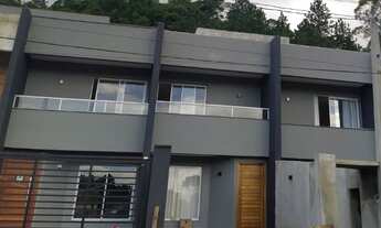 Imagem: Sobrado geminado em Pirabeiraba