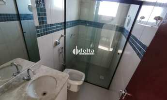 Imagem 13: Casa estilo sobrado residencial disponível para locação e venda no bairro Alto Umuarama em