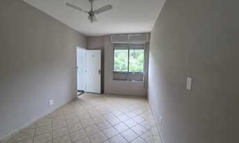 Imagem 3: 2 Dormitórios - Frente Praia - Garagem - Portaria 24 horas