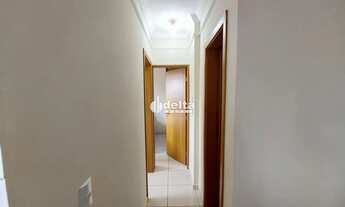Imagem 2: Apartamento com 2 quartos disponível para locação no Bairro Alto Umuarama em Uberlândia-MG