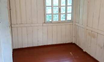 Imagem 4: ALUGUEL - RIO TAVARES - CASA SEM PÁTIO - ENCONSTA - DOIS LANCES DE ESCADA