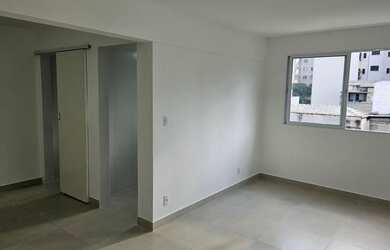Imagem 3: Alugo Apartamento tipo studio amplo 38m² Reformado, Vista Livre, Silencioso, na Liberdade