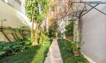 Imagem 4: Apartamento para venda possui 110 m2, todo reformado, com 2 quartos no Jardim América