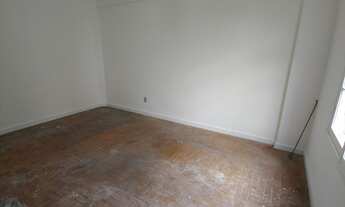 Imagem 3: Boa Kichinete num dos prédios mais charmosos da região, apenas 150m da estação Liberdade d