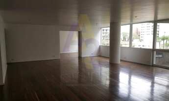 Imagem 3: Apartamento muito espaçoso e confortável. Com 370m² de área útil e 2 vagas de garagem para