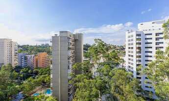 Imagem 3: Linda vista de Eucaliptos desse charmoso apartamento de 160m2 no Real Parque