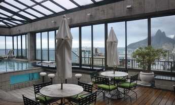 Imagem: Flat a venda com 2 quartos (2 suítes)