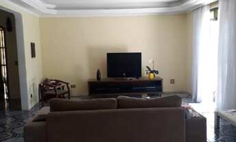 Imagem 2: Sobrado para venda possui 490 metros quadrados com 3 quartos