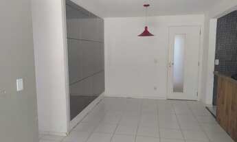 Imagem 2: Apto 2 qts, Uma suíte. Armários e varandinha. ótimo condomínio. Direto com proprietário