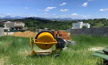 Imagem 2: Lote/Terreno para venda possui 389 metros quadrados em Alphaville - Rio das Ostras - RJ