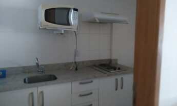 Imagem 3: Apartamento para aluguel possui 70 metros quadrados com 2 quartos Mobiliado Cavaleiros Mac