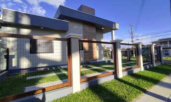 Imagem 4: Casa de esquina em bairro de moradores em Tramandaí