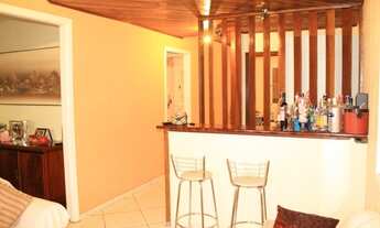 Imagem 5: Casa ampla com piscina e churrasqueira