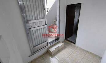 Imagem 3: Ótima casa tipo apartamento em Coelho da Rocha!