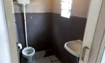 Imagem 3: Alugo casa com 2 comandos grande com área de serviço interna