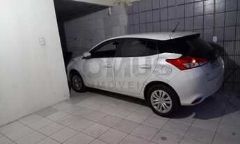 Imagem 3: Casa no Bairro Ponto Novo, com 3 quartos, cozinha/área de serviço, 2 vagas de garagem, var