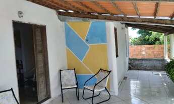 Imagem: Casa com 2 quartos e 2 banheiros, distrito