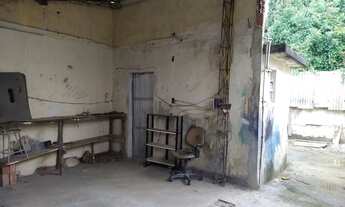 Imagem 5: Vendo um terreno com cozinha e um banheiro pequeno valor 85.000,00