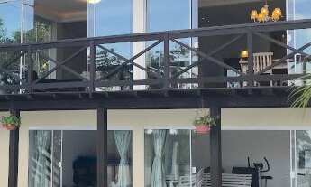 Imagem 2: Bem-vindo à Casa com vista mar na Praia do Estaleirinho, Balneário Camboriú, SC!