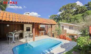 Imagem 2: Casa à Venda, com 514m2 de terreno, 270m2 de área útil, 5 quartos (2 suítes), pertinho do