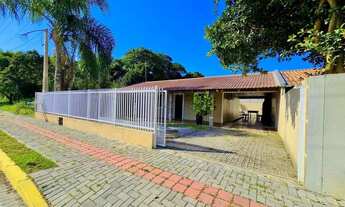 Imagem 4: Casa para aluguel possui 152 metros quadrados com 3 quartos em Mariscal - Bombinhas - Sant