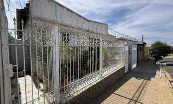 Imagem 2: Casa térrea à venda com terreno de 440 m² e 244 m² de área construída - Jd. Bela Vista