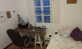 Imagem 7: Casa para Aluguel e Venda possui 290 metros quadrados com 4 quartos