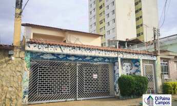 Imagem: Sobrado com área verde e churrasqueira