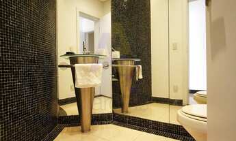 Imagem 4: Apartamento espaçoso, todo reformado com 3 suítes, 3 vagas de garagem e ar condicionado no