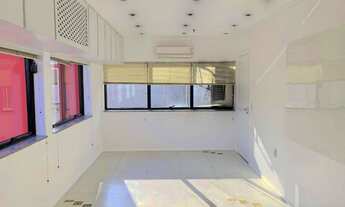 Imagem: Cjto Reformado c/ 2 vagas. A 500m da Av