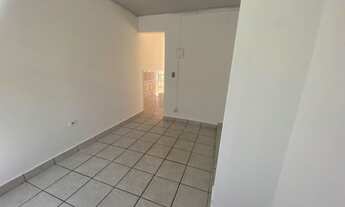 Imagem 2: Casa para aluguel tem 20 metros quadrados com 1 quarto, cozinha , banheiro , área de servi