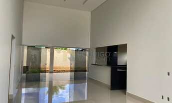 Imagem 3: Casa Arniqueiras - 03 Qtos/02 Suites - Lote 400m² - Piscina e churrasqueira