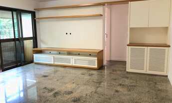 Imagem 2: Excelente apartamento na segunda quadra da praia no Leblon