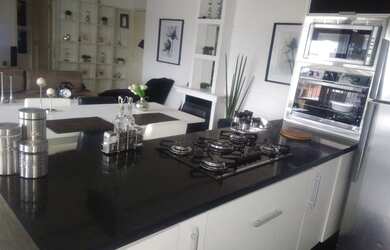 Imagem 2: Apartamento para venda possui 137 metros quadrados com 3 quartos em Vila Gumercindo - São