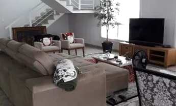 Imagem 3: Casa para locação em Alphaville Residencial Dezoito do Forte totalmente clean e moderna