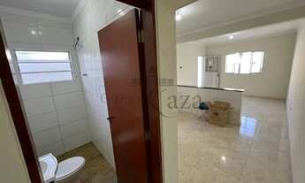 Imagem 4: Jacarei - Casa Padrão - Parque Imperial