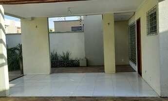 Imagem 3: Sobrado para venda possui 114 metros quadrados com 3 quartos em Plano Diretor Sul - Palmas