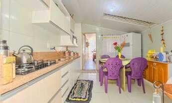 Imagem 6: Casa para venda tem 160 metros quadrados com 5 quartos em Santa Cândida - Curitiba - PR