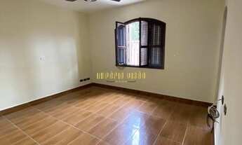 Imagem 5: Casa de Alto Padrão com 4 dormitórios à venda no Centro de Ribeirão Pires-SP