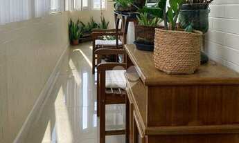 Imagem 7: Apartamento com sala, varanda, 2 quartos, vaga, todo reformado, portaria noturna, à venda