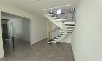 Imagem 3: Casa de condomínio sobrado para aluguel possui 200 metros quadrados com 3 quartos