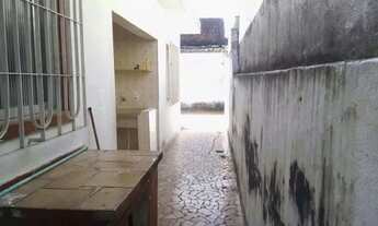 Imagem 3: Casa com 2 quartos com 1 edícula - Jockey Club