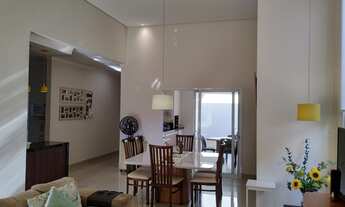 Imagem 2: Casa de condomínio térrea para venda possui 172 metros quadrados com 3 quartos