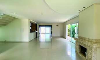 Imagem 4: Casa de condomínio para aluguel possui 330 metros quadrados com 3 quartos