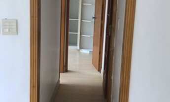 Imagem 4: Alugo apartamento na Tijuca: Salão, dois quartos sendo uma suíte com armários e vaga